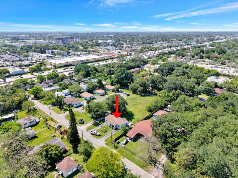 Building Photo - 555 NW 90th St