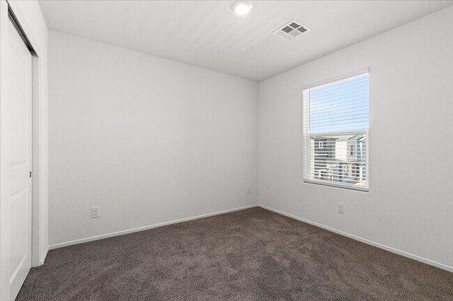 Building Photo - Contemporary 2025  3BD Home Featuring Open-Concept Living & Large Loft