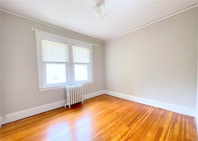 Building Photo - 306 Soundview Ave