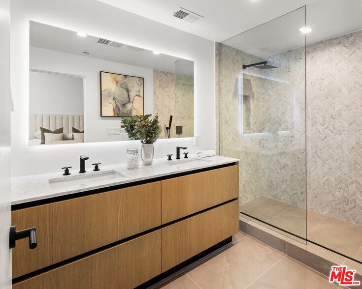 Building Photo - 5629 Murray Ln