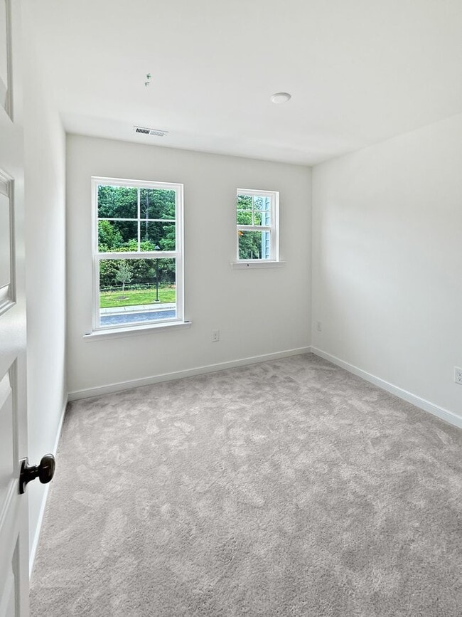 Building Photo - Brand-New 3-Bedroom Townhome in Sandston –...