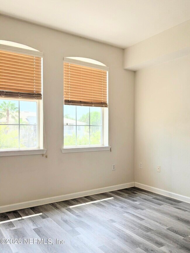 Building Photo - 415 S Villa San Marco Dr