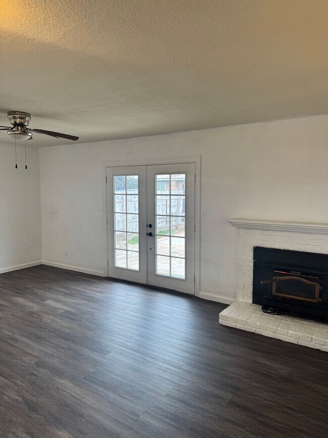 Building Photo - 1836 W Michigan Ave