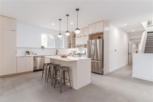 Building Photo - 915 Tillery St