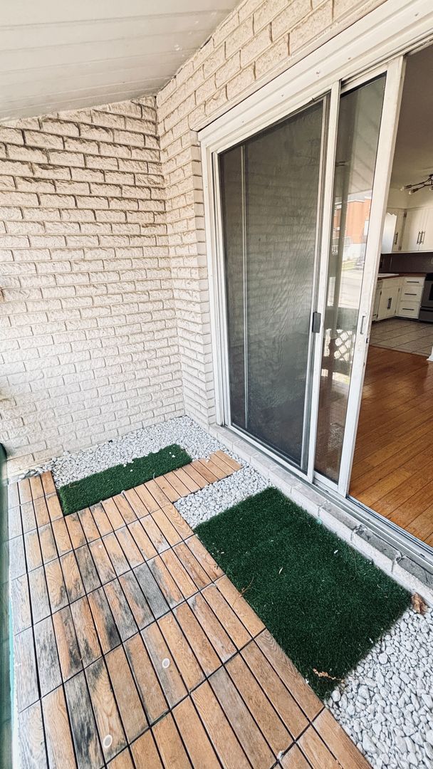 Building Photo - 1335 S Howard St