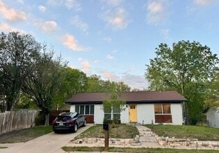 Building Photo - 2204 Palmera Cove