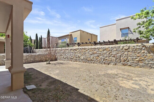 Building Photo - 11621 St Martin Way