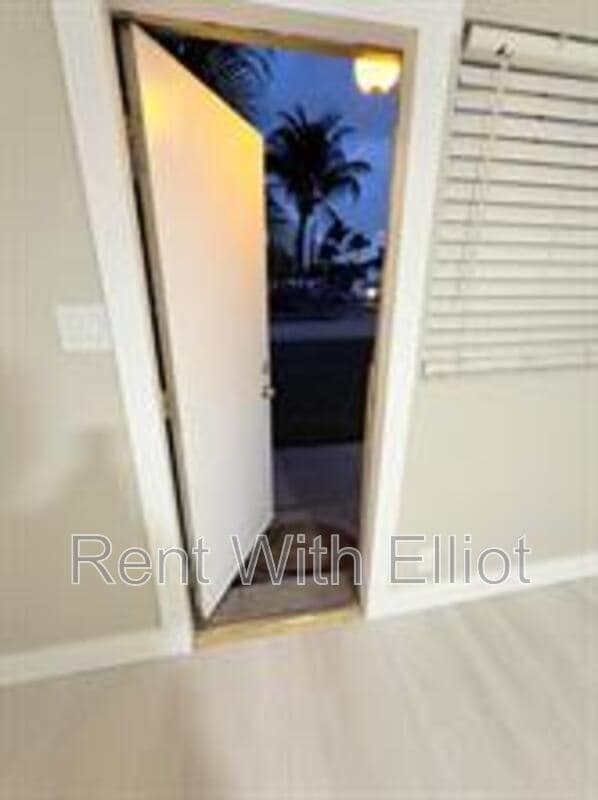 Building Photo - 1520 N 25th Ave