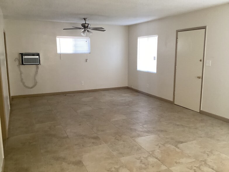 Building Photo - 138 N Vecino Dr
