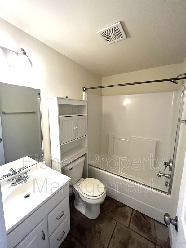Building Photo - 608 Albemarle St