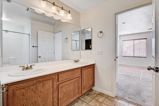 Building Photo - 9065 Diamond Bridge Ave