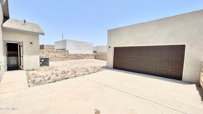 Building Photo - 14372 Chris Zingo Ln