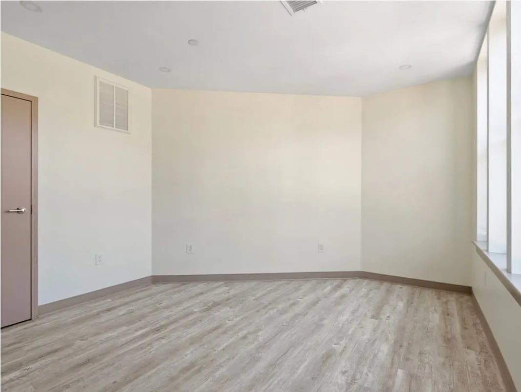 Building Photo - 400 Dorchester St