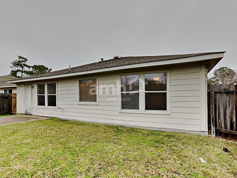 Building Photo - 3318 Falcon Trail Dr