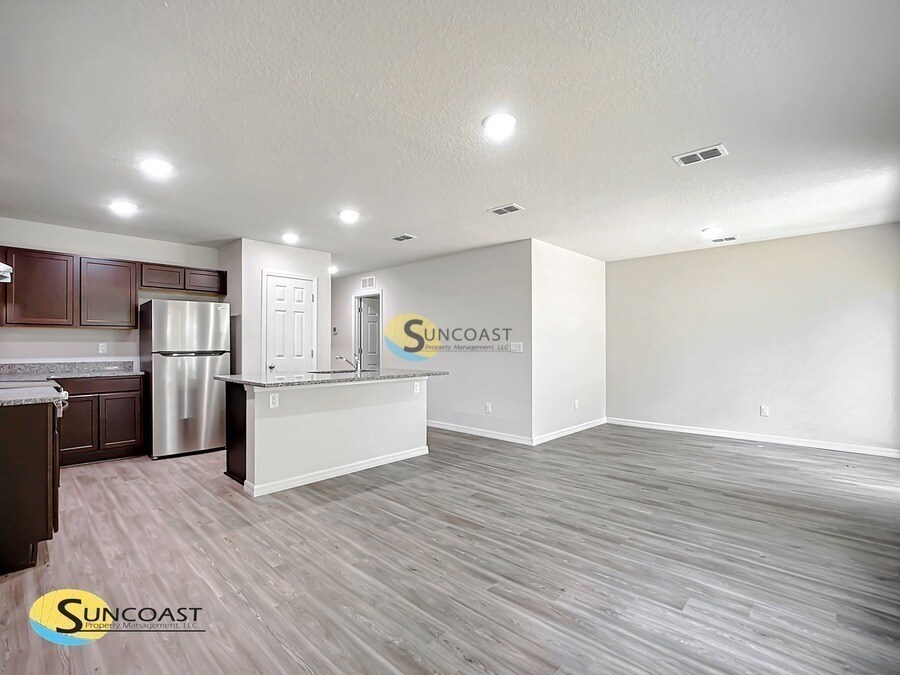 Building Photo - 37 Second Path