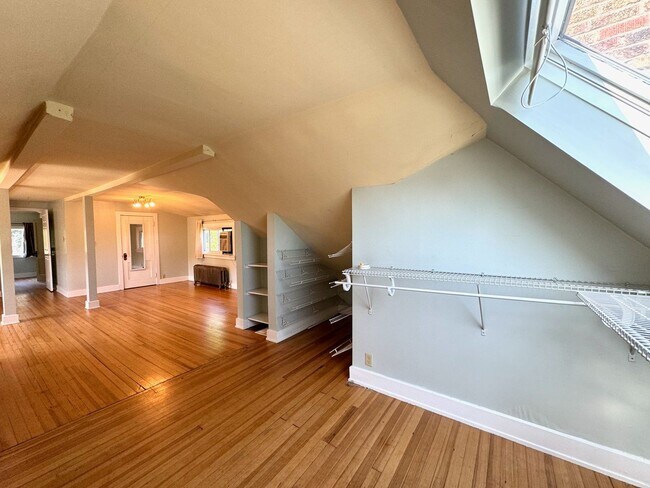 Building Photo - 505-507 W McMillan