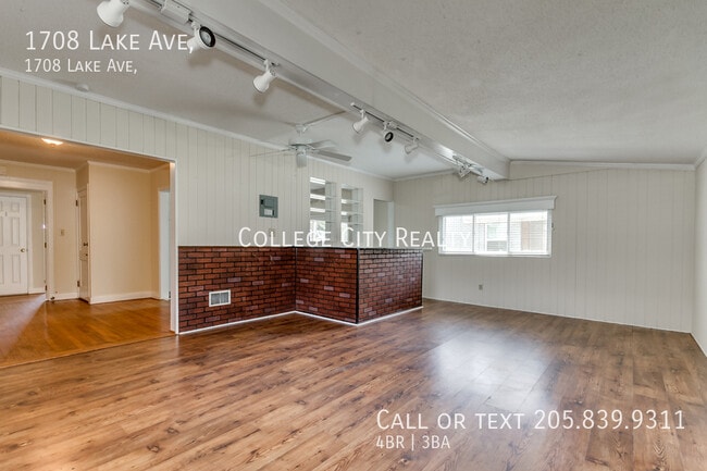 Building Photo - 1708 Lake Ave
