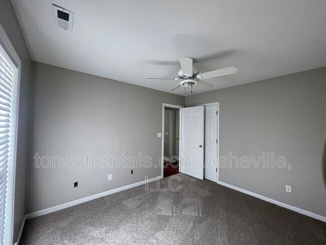 Building Photo - 105 Sandpiper Ct