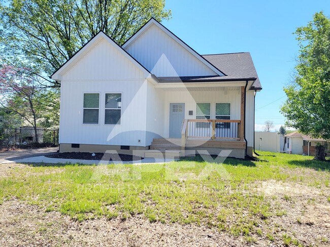 Primary Photo - 3 Bd - 2 Ba Single family home mins from D...