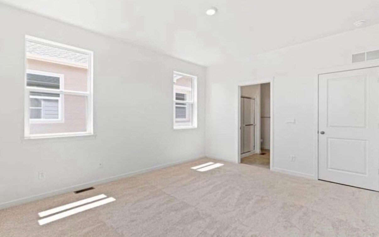 Building Photo - 9911 Cathay St