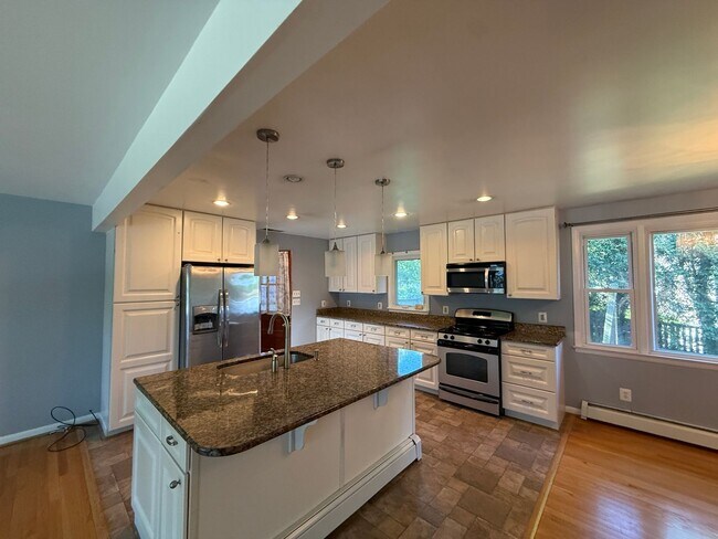 Building Photo - Cockeysville 4BR/2BA Home | Driveway | Finished Lower Level + Flex Room | Updated Bath | Granite ...