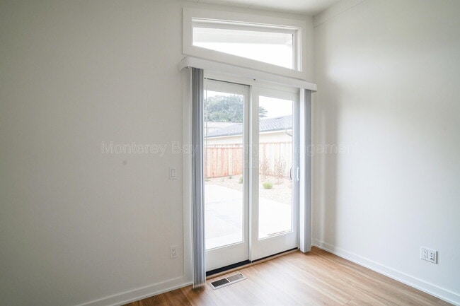 Building Photo - 829 Sea Palm Ave