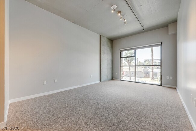 Building Photo - 353 E Bonneville Ave