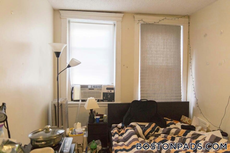 Building Photo - 171 Hemenway St