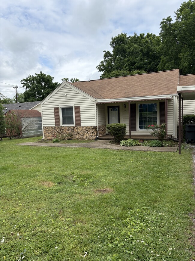 Building Photo - 905 Malquin Dr