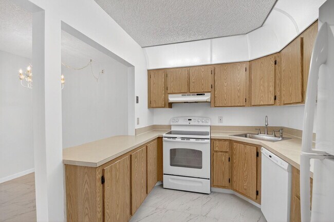 Building Photo - 416 Pine Glen Ln