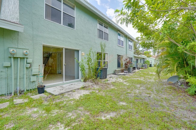 Building Photo - 1722 SE Balmoral Ct