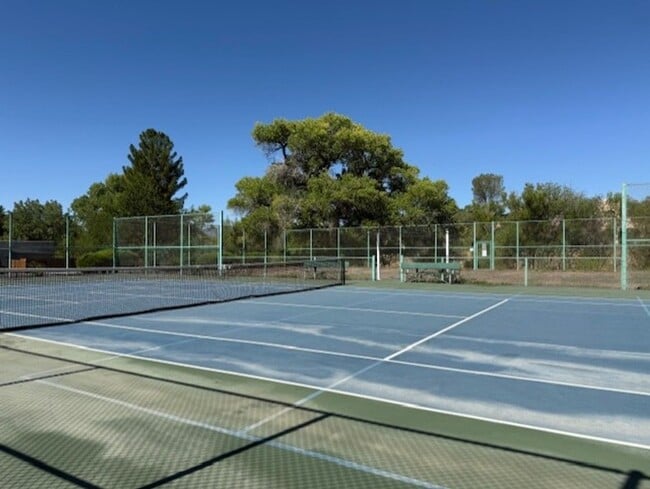 Building Photo - 2 Bed 2 Bath in the wonderful Community of...