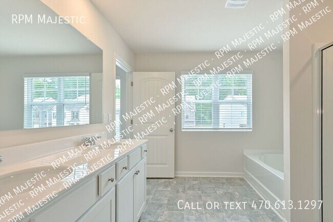 Building Photo - 853 Bentley Dr