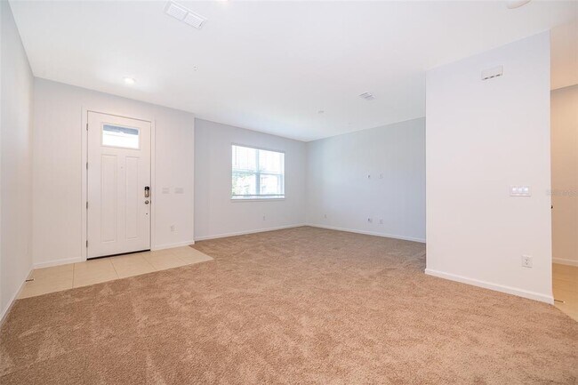 Building Photo - 9811 Walkway Dr