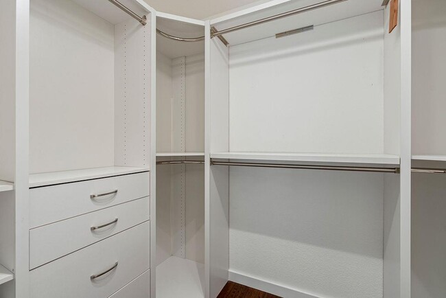 Building Photo - 7107 Leppke Cove