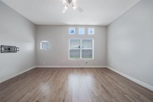 Building Photo - 7650 Springhill St