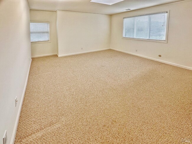 Building Photo - 250 Edgewood Ave