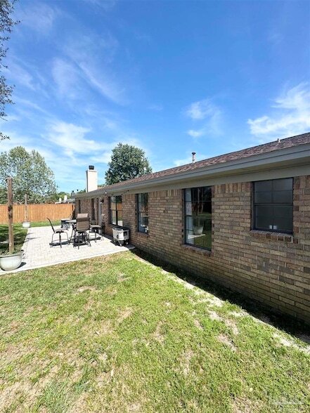 Building Photo - 10936 Oak Valley Dr