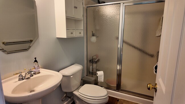 Building Photo - Spacious 4-Bed Gem with Balcony, Vaulted Ceilings, and Attached Garage in Loveland