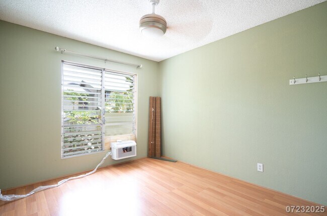 Building Photo - Move-In Ready! 3br, 2.5 ba in Makakilo, $3...