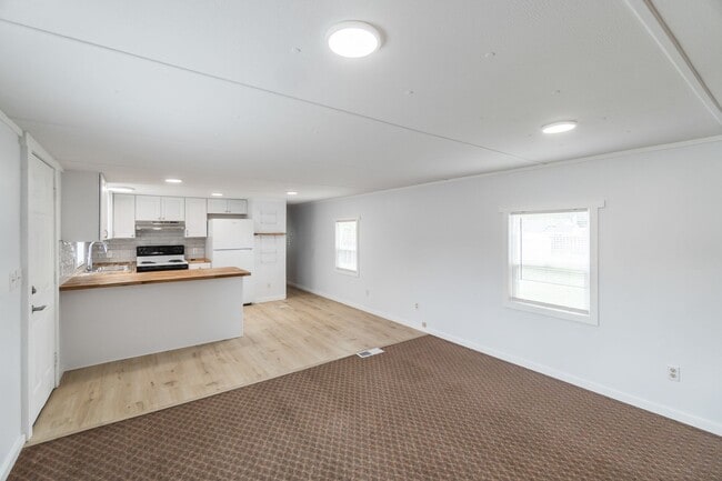 Building Photo - 2 Bed 1 Bath Single Family Home in Spokane...