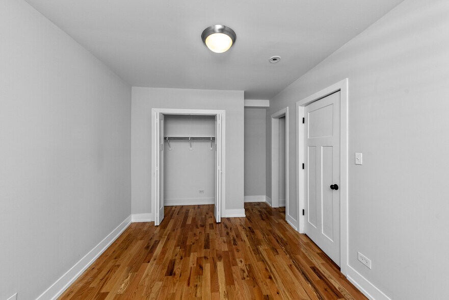 Building Photo - 556 W Arlington Pl