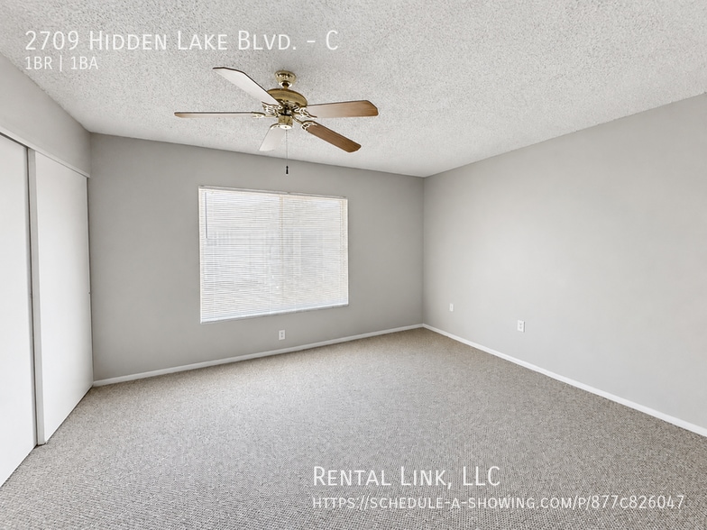 Building Photo - 2709 Hidden Lake Blvd