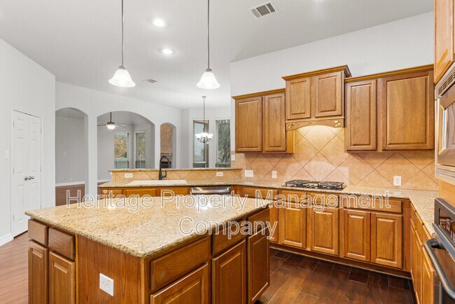 Building Photo - 11 Sable Valley