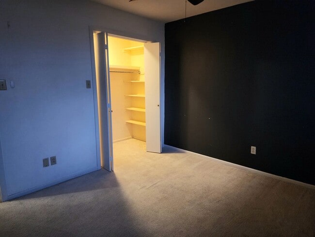 Building Photo - 1209 Libra Dr