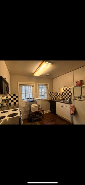 Primary Photo - 25 S Merton St