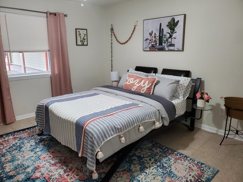 Building Photo - 2500 Houma Blvd