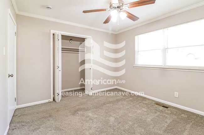 Building Photo - 501 Lindenhurst Dr