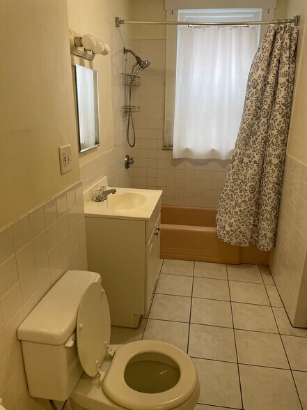 Building Photo - 48 Inman St