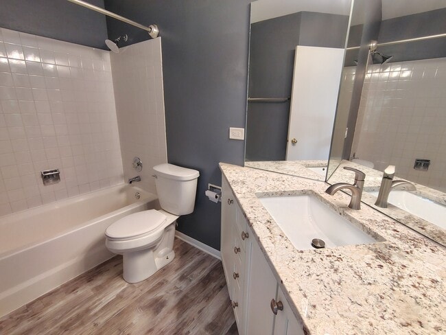 Building Photo - 667 Woodhaven Dr